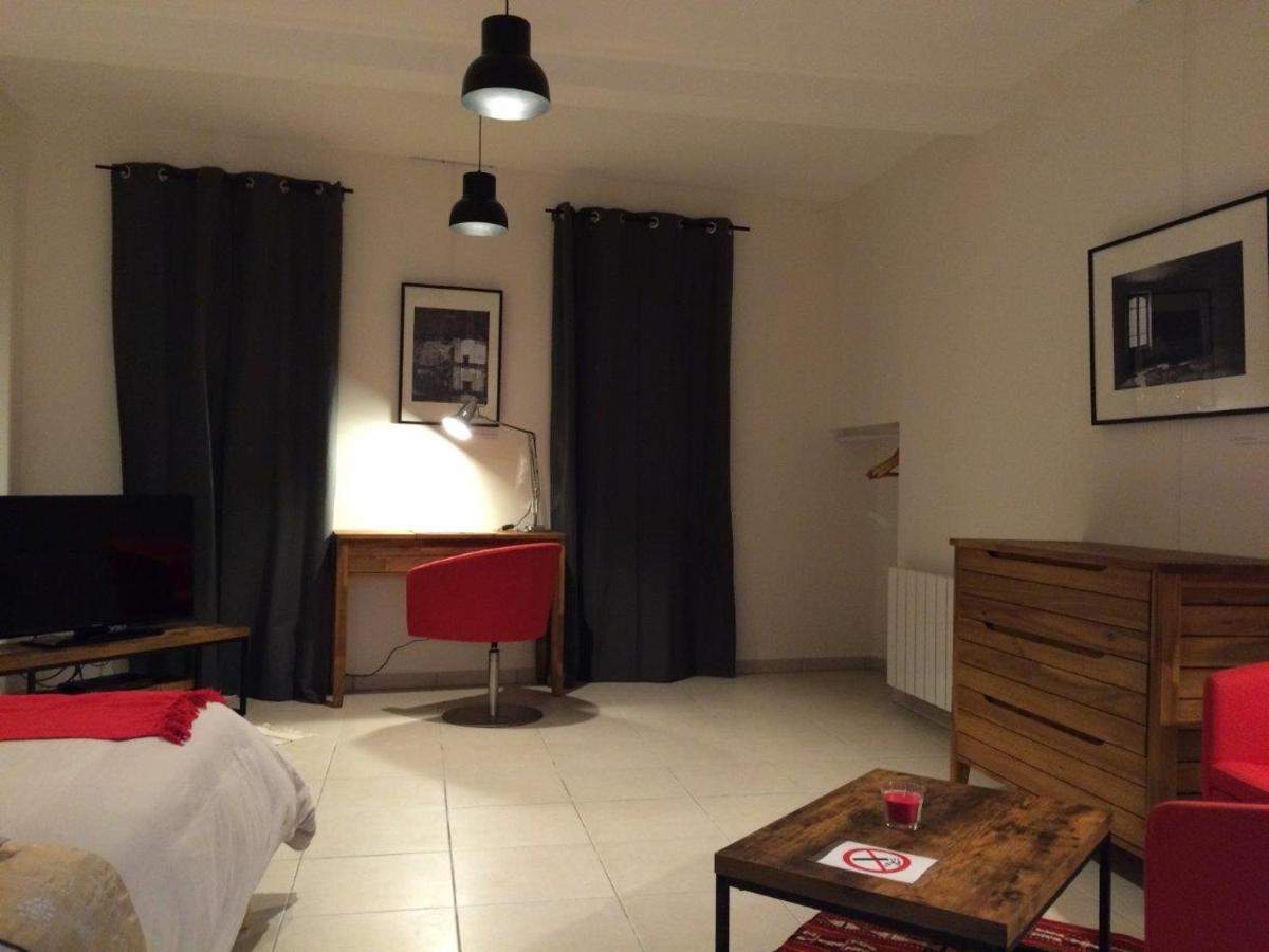 Le Studio du Château Auriac-sur-Vendinelle Extérieur photo